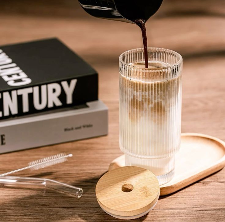 500ml Ribbed Glass cup with bamboo lid and Glass Straw